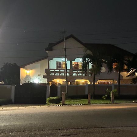 D Barfi Guesthouse, Excellent Location Kumasi Bagian luar foto