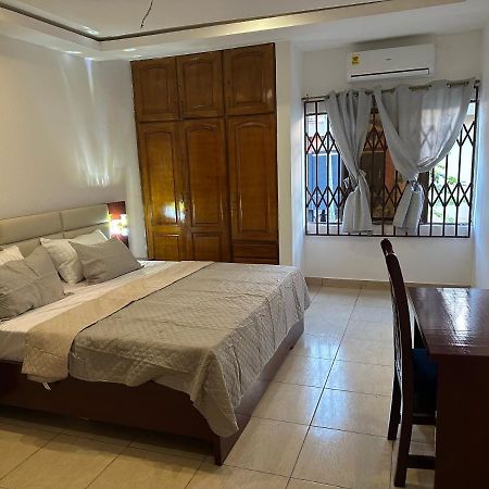 D Barfi Guesthouse, Excellent Location Kumasi Bagian luar foto