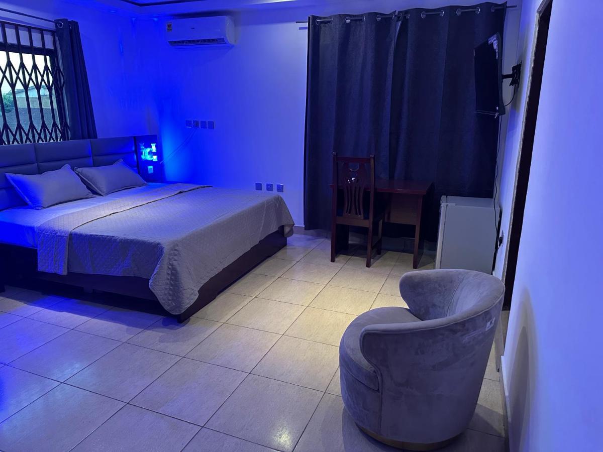 D Barfi Guesthouse, Excellent Location Kumasi Bagian luar foto
